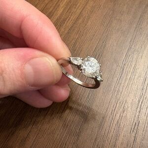 14k white gold ring with Cubic zirconia diamond